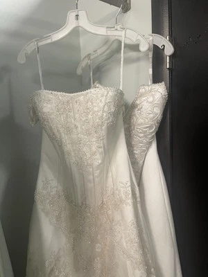 Brand New Alfred Angelo, Wedding Dress.  White With Tags. Size Six Model 2012 - Image 1 of 4