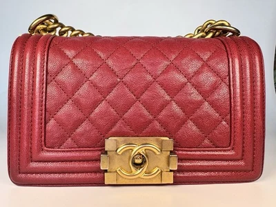 60% de descuento CHANEL Red Caviar Boy Bag pequeño cepillado GHW CODE 26 caja de recibo original tarjeta Foto 1 de 4