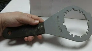 Husky Universal Drain Tool - Picture 1 of 6