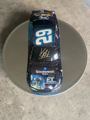 💰Autographed KEVIN HARVICK #29 GoodWrench /E.T. 2002 Chevy BANK 1:24 ACTION💰 - Image 1 of 4