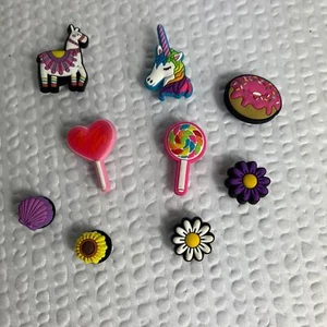 Charms Crocs lotto di 9 bambine - Foto 1 di 4
