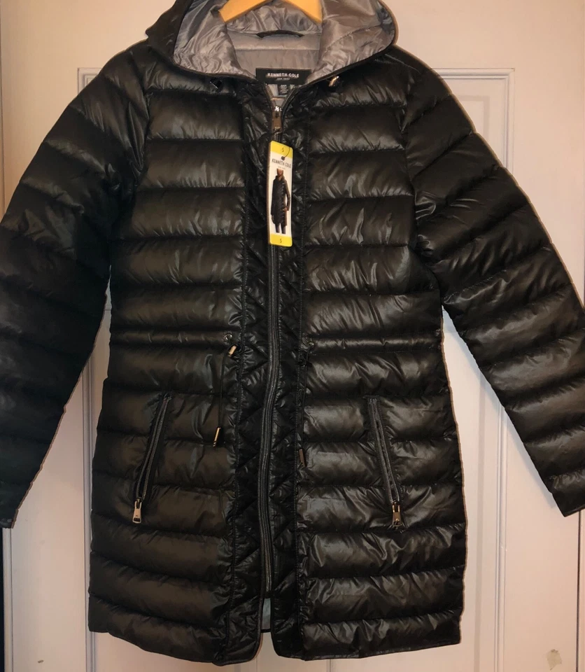 Abrigo chaqueta acolchada Anorak Kenneth Cole para dama. Negro. S Foto 1 de 4