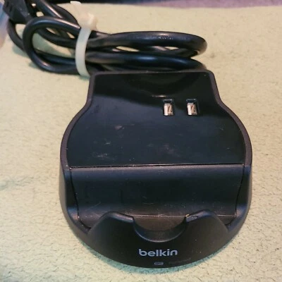 Belkin BSD200BG05 Power Tablet Stand with 2.1A USB Charging - Charging stand - Image 1 of 3