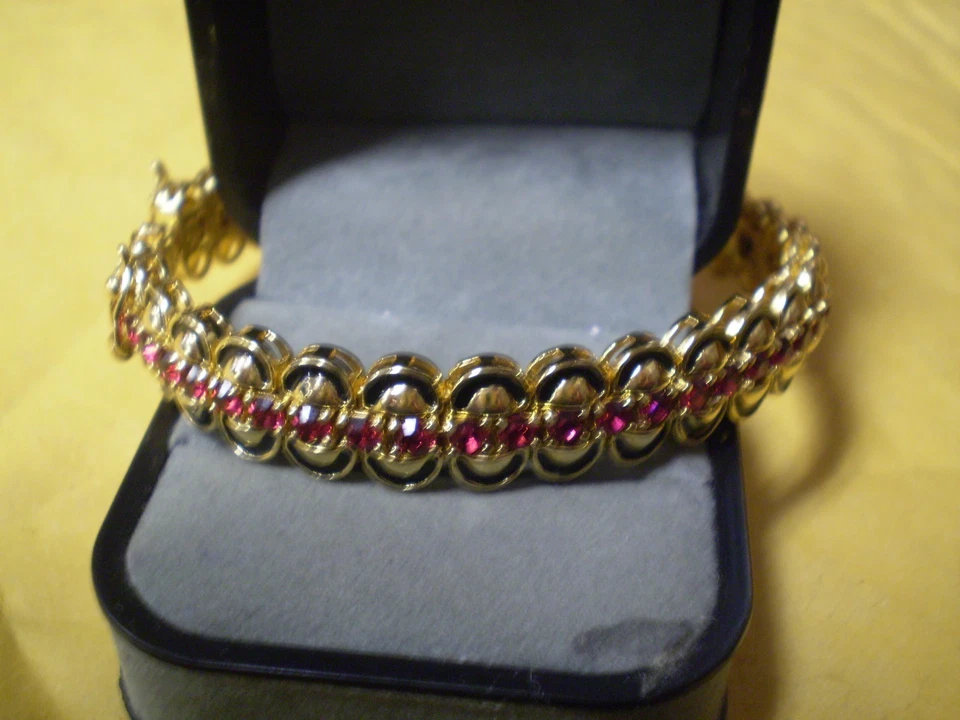 Pulseira de rubi falso feminina vintage assinada Joan Rivers 25,0 gramas - Imagem 1 de 4