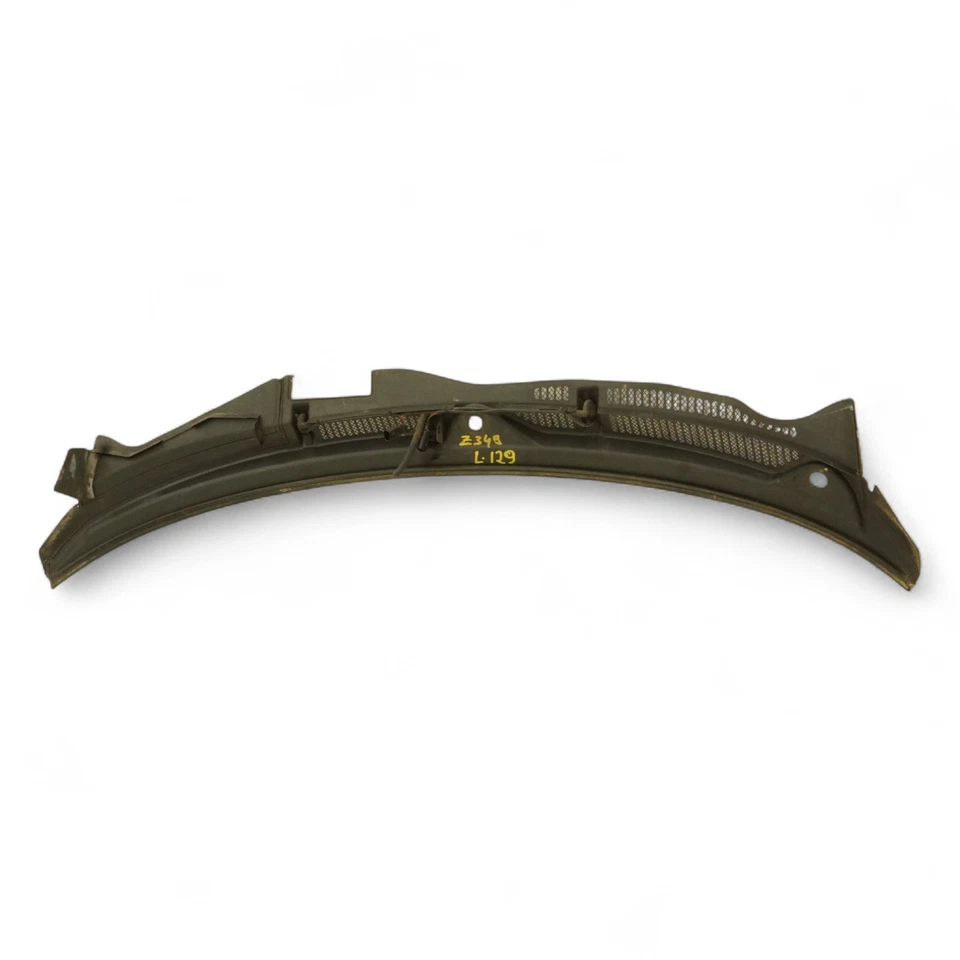 2000 - 2006 Audi Tt Mk1 Cowl Vent Panel Cover Windshield Window Front 8N1819415b - Image 1 of 4