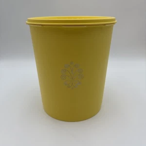 Vintage Tupperware Servalier Large Kitchen Storage Canister 805-7 806-1 Yellow - Picture 1 of 6
