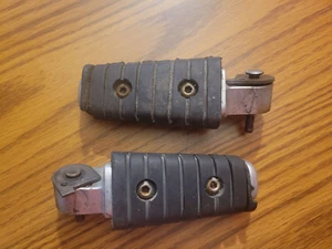 2000 Yamaha VMAX VMX1200 rear passenger foot pegs - Picture 1 of 4