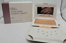 BRAND NEW Merle Norman Total Finish Compact Makeup Color Is Ecru .80 Oz