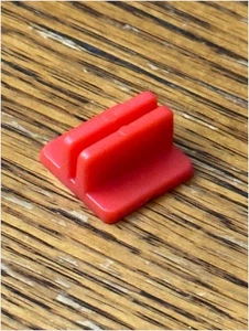 Juego de mesa Alex Mack repuesto soporte plástico rojo cardinal 1997 - Imagen 1 de 2