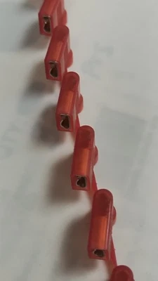 1.5K RL DNFR18250FIB-KD Disconnects, Red, Nylon, F. 18-22 AWG, .250 x .032" Tab - Image 1 of 4