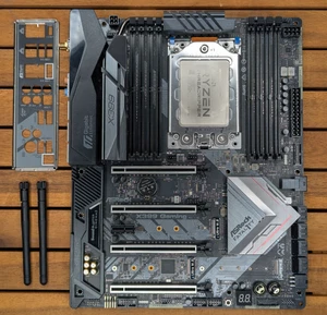 Ryzen Threadripper 2990WX + ASRock X399 Fatal1ty Gaming Motherboard CPU Bundle - Afbeelding 1 van 10