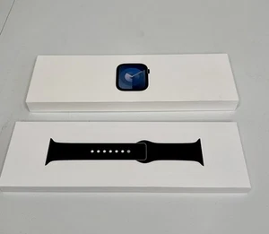 Apple Watch Series 9 41mm Aluminum Case with Sport Band - Midnight Black - Zdjęcie 1 z 6