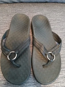 Vionic Tide Aloe Sandals Women's US 9 Black Leather Thong W/silver Ring EUC - Picture 1 of 4