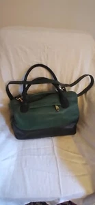 Borsa a tracolla CHRISTOPHER KON grande in pelle verde foresta e nera con ciottoli - Foto 1 di 8
