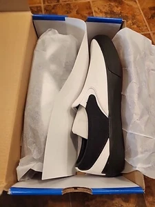 Hurley Hobart Slip-On White/Black Shoes Sneakers New NIB 2-Tone Skate Surf 8.5 - Picture 1 of 7