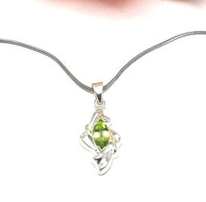 hübscher Anhänger mit grünen Stein und Schlangen Kette 925 Sterling Silber - Bild 1 von 4