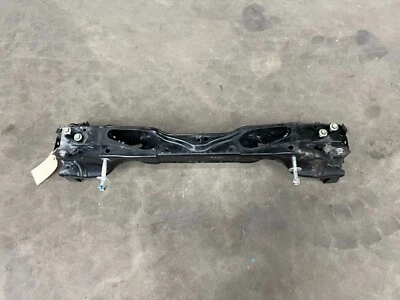 13-20 TOYOTA 86 SCION FR-S BERÇO DE MEMBRO TRANSVERSAL SUBQUADRO FRONTAL, FABRICANTE DE EQUIPAMENTO ORIGINAL LOTE 3532 - Imagem 1 de 4