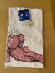 Uniqlo UT x Kaws Short Sleeve Graphic T-Shirt 2023 White Pink Mens Size MEDIUM - Picture 1 of 4