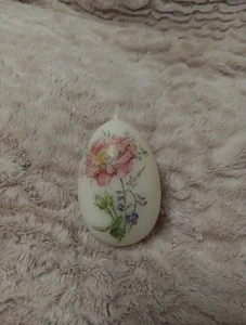 Vintage Sculpted Floral Egg Shaped 3" Candle - Picture 1 of 4