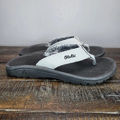 OluKai Ohana Mens Size 7 Slip On Flip Flops Beach Sandals Foam Gray Black - Image 1 of 4