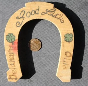 WWII Era Delaware Ohio Cedar Wood Lucky Horseshoe Shaped Trivet UNIQUE +++ - Picture 1 of 1