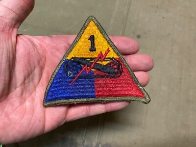 ORIGINAL WWII US ARMY 1ST ARMORED TANK DIVISION JACKET INSIGNIA PATCH-BLACK BACK - Image 1 of 2