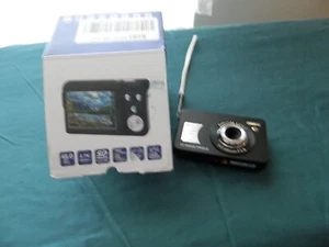 RR GEAR Digital Camera -16X Digital Zoom Camera with 32GB SD Card & 2 Batteries - Picture 1 of 6
