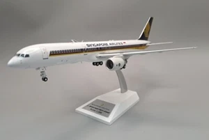 B757-212 SINGAPORE AIRLINES REG: 9V-SGN WITH STAND - WB MODELS WB7572002 1/200 - Picture 1 of 7