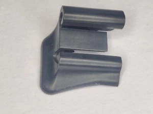 Audi TT Mk1 8N, Sitzschienenkappe Abdeckung, links Beifahrersitz, innen 8N0881087 - Bild 1 von 3