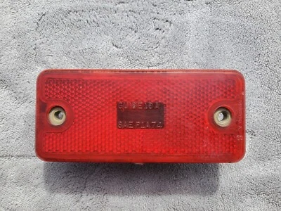 76-79 雪佛兰 Chevette/Pontiac Acadian/T1000 后侧标记灯红色 — 第 1/3 张图片
