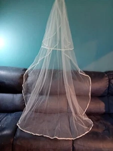 Ivory 2 tier chapel length veil with comb slide lace edge V406 - Picture 1 of 3