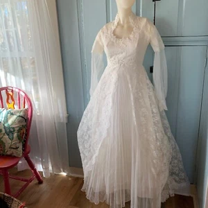Vintage 70s-80s Lace Wedding Gown White Romantic Traditional Long Dress Overlay - Picture 1 of 15