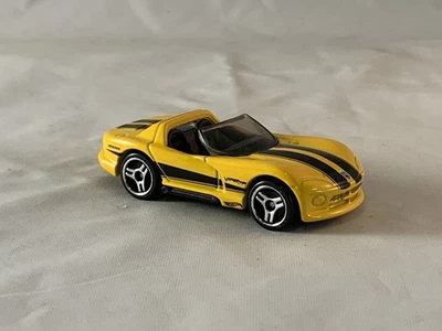 Родстеры Hot Wheels Dodge Viper RT/10 2023 HW желтые PR3 - Изображение 1 из 4
