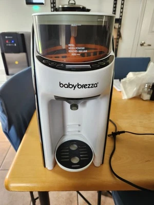 Fabricante de biberones Baby Brezza Formula Pro-blanco Foto 1 de 3