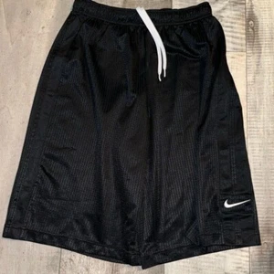 Nike kids shorts size large - Picture 1 of 7