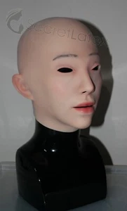 MASCHERA SILICONE DONNA ABITO A CROCE BAMBOLA DI GOMMA TRAVESTIMENTO VERO DONNA - Foto 1 di 12