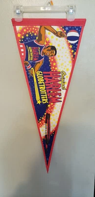 HARLEM GLOBETROTTERS BASKETBALL VINTAGE PENNANT  5/20/22 - Imagem 1 de 3