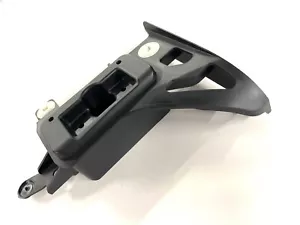 7P5.802.829.A PORSCHE OEM CAYENNE FRONT LEFT JACKING BRACKET - Picture 1 of 3