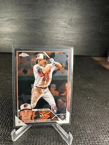 2023 Topps Chrome #2 Gunnar Henderson Base RC Baltimore Orioles Rookie - Foto 1 di 2