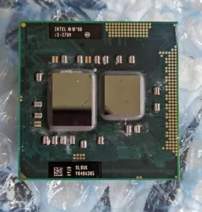 Intel Core i3-370M Socket G1 CPU Processor - Picture 1 of 1