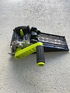 Hot Wheels Car Launcher Crank Handle Mattel #89854 green & Black Race Cars 2002 - Picture 1 of 5