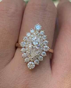 Anillo de regalo de aniversario de oro amarillo macizo de 10 quilates de corte marquesa de 2 quilates para mujer - Imagen 1 de 5