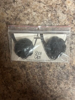 Par de clips de vestir vintage para zapatos sin marca de 1,5" negro imitación floral gamuza círculo nuevo en paquete Foto 1 de 3