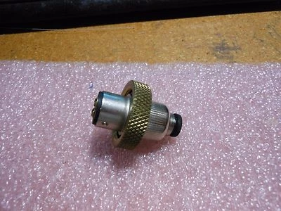 CONECTOR NORTH & JUDD / WILCOX CRITTENDEN # FIG151CAT516 NSN: 5935-00-089-0304 Foto 1 de 4