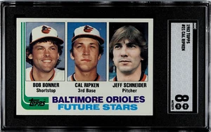 SGC 8 - 1982 Topps #21 Cal Ripken Jr. RC Baltimora Orioles FUTURE STARS HOF - Foto 1 di 2