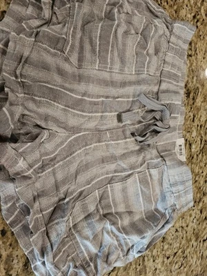 Pantalones Cortos para Mujer Style & Co. Mezcla de Lino a Rayas, Combo a Rayas Grises, Medianos M Foto 1 de 4