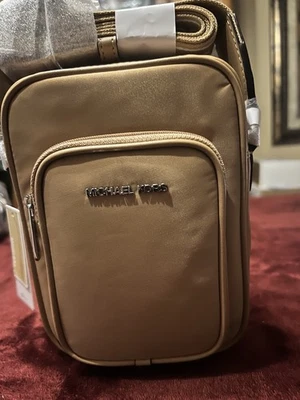 Bolso Bandolera Michael Kors Khai Nylon Cacahuete Nuevo Con Etiquetas En Caja Regalo Foto 1 de 4