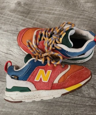 New Balance 997H Zapatos Niños Talla 9 Rojo Azul Amarillo Gamuza Malla Correr PR997HCZ Foto 1 de 4