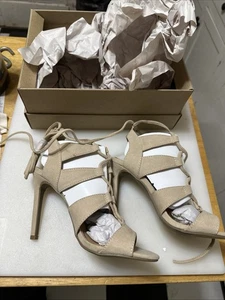 Clarks Damen Leisa Frühling cremefarbene Wildleder-High-Heels, Riemchen-Heels Größe 7 neu mit Karton - Bild 1 von 5