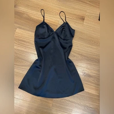 Vestido sin Mangas Forever 21 Negro Satén Talla M Coqueta Capricho Fiesta Cóctel Foto 1 de 4